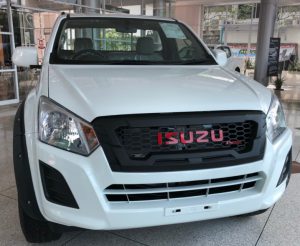 isuzu-d-max-front-grill-1