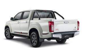 isuzu-d-max-chrome-rear-bumper-oe-1