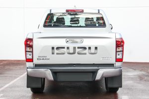 isuzu-d-max-chrome-rear-bumper-oe-4