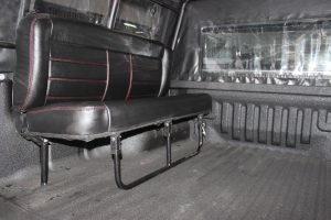 isuzu-d-max-parallel-seats-9