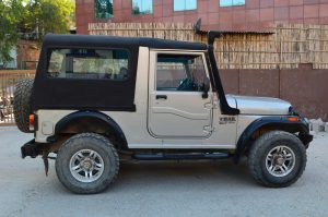 mahindra-thar-crde-semi-hardtop-9