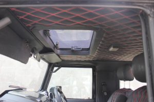 mahindra-thar-crde-sunroof-hatch-2