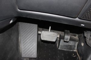 mahindra-thar-dead-pedal-5