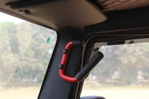 mahindra-thar-grab-handles-10