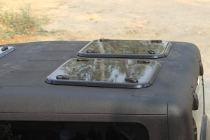 mahindra-thar-sunroof-hatch-10