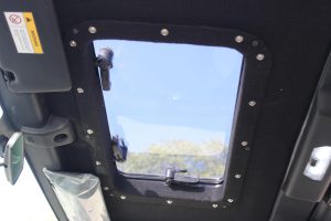 mahindra-thar-sunroof-hatch-17