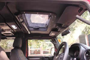 mahindra-thar-sunroof-hatch-5