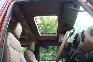 mahindra-thar-sunroof-hatch-8