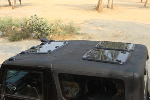 mahindra-thar-sunroof-hatch-9