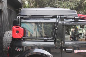 mahindra-thar-side-window-mounting-13