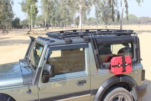 mahindra-thar-side-window-mounting-8