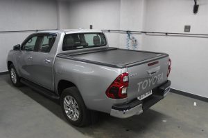 toyota-hilux-carryboy-automatic-roller-shutter-10