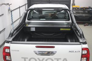 toyota-hilux-hamer-roller-shutter-5