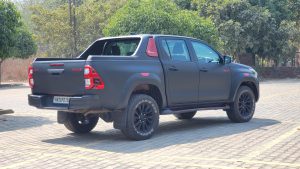 toyota-hilux-fenders-oe-1