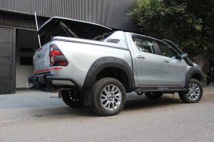 toyota-hilux-fenders-rivit-2