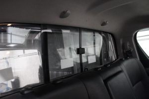 toyota-hilux-carryboy-sliding-glass-3