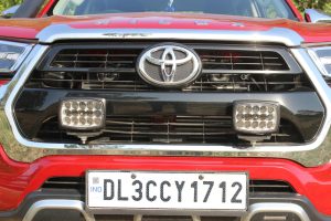 toyota-hilux-bumper-light-mounting-bracket-11